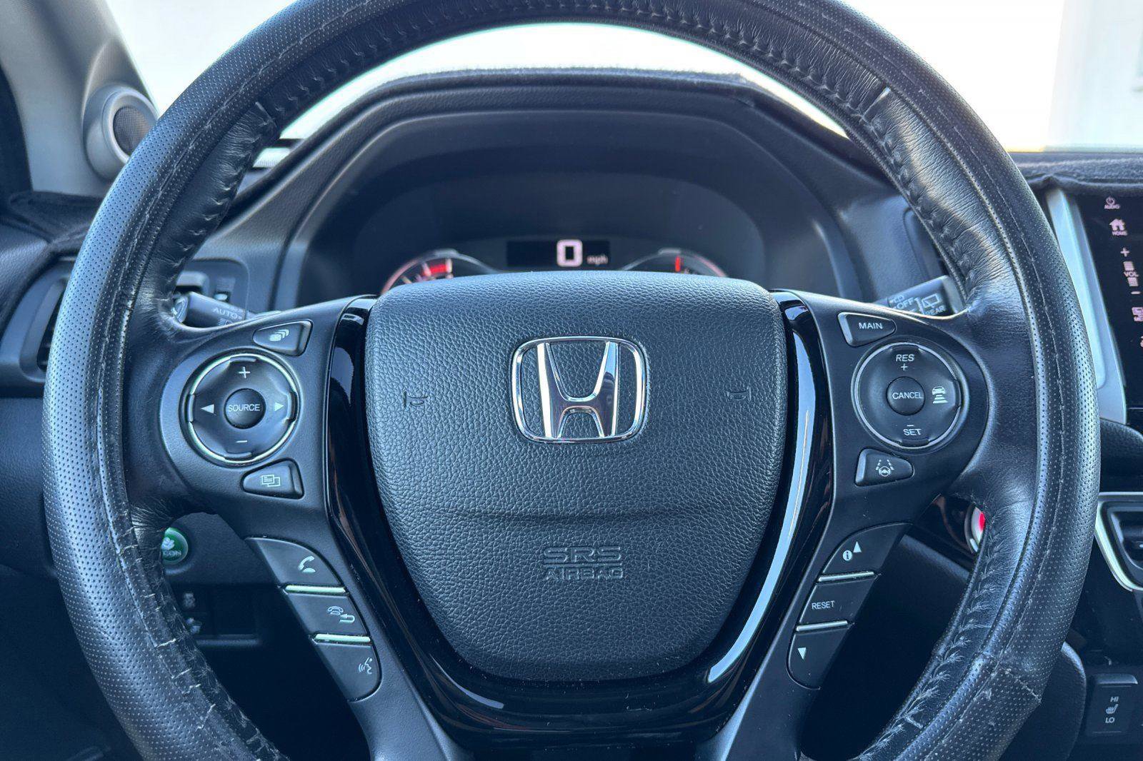 Used 2018 Honda Pilot Touring image 30