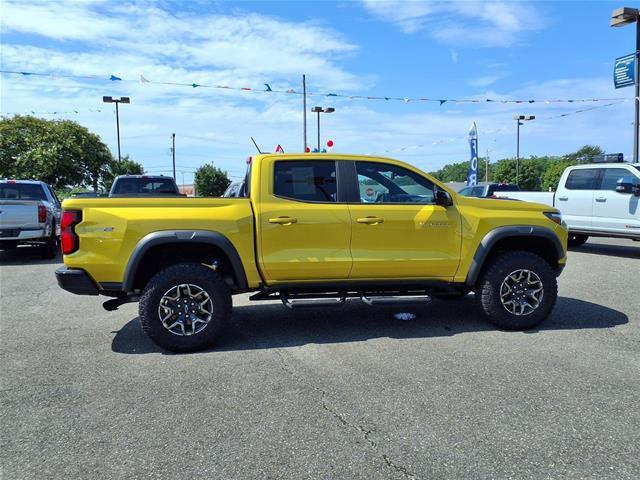 Used 2023 Chevrolet Colorado ZR2 w/ ZR2 Convenience Package III AWD/4WD image 11
