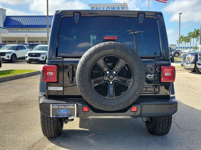 Used 2021 Jeep Wrangler Unlimited Sahara image 3