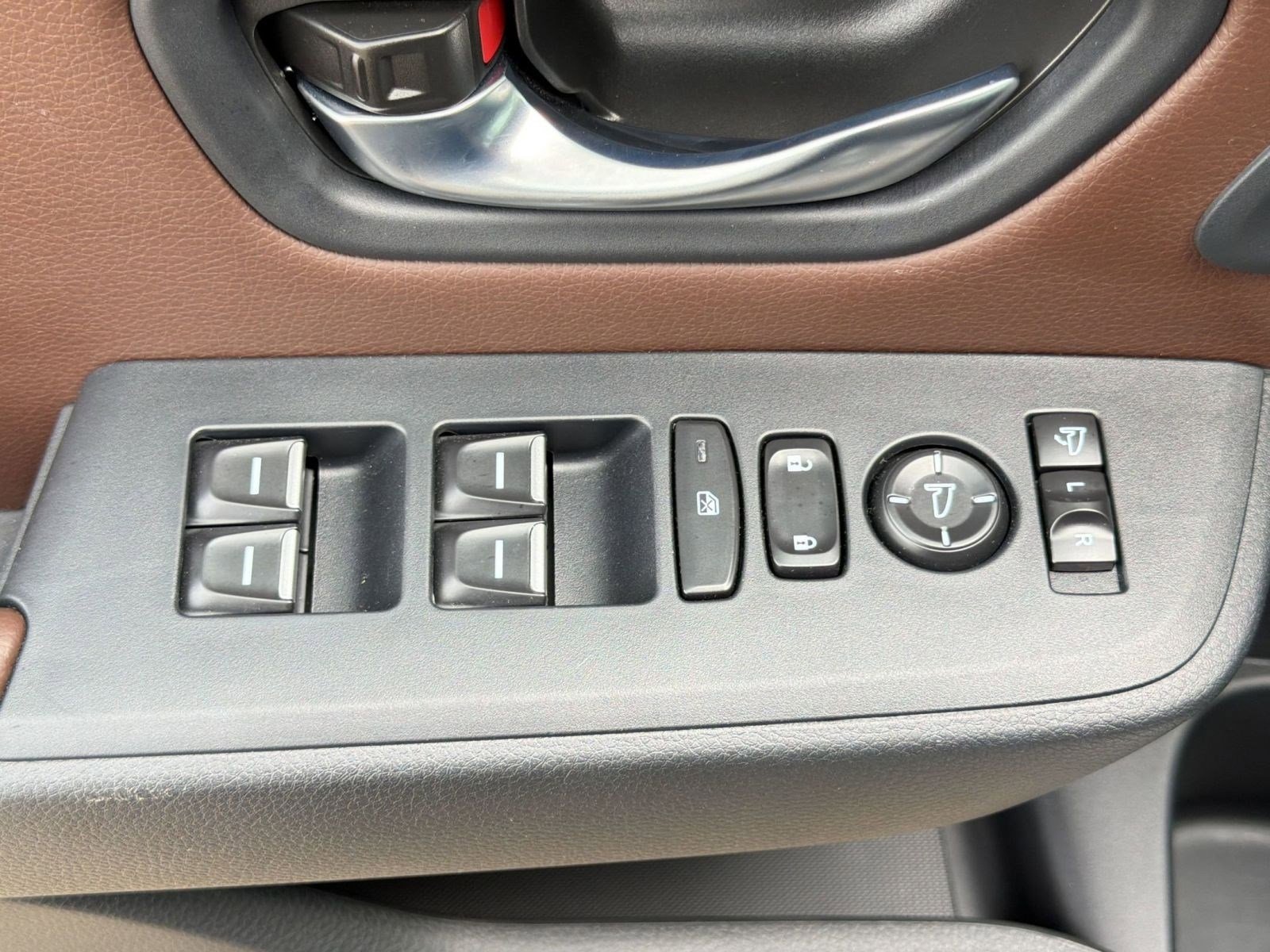 Used 2025 Honda Pilot Elite image 12