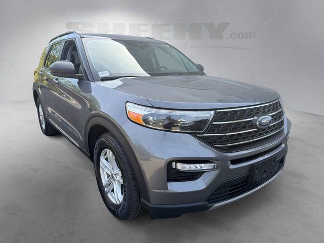 Certified 2022 Ford Explorer XLT w/ Equipment Group 202A AWD/4WD image 2