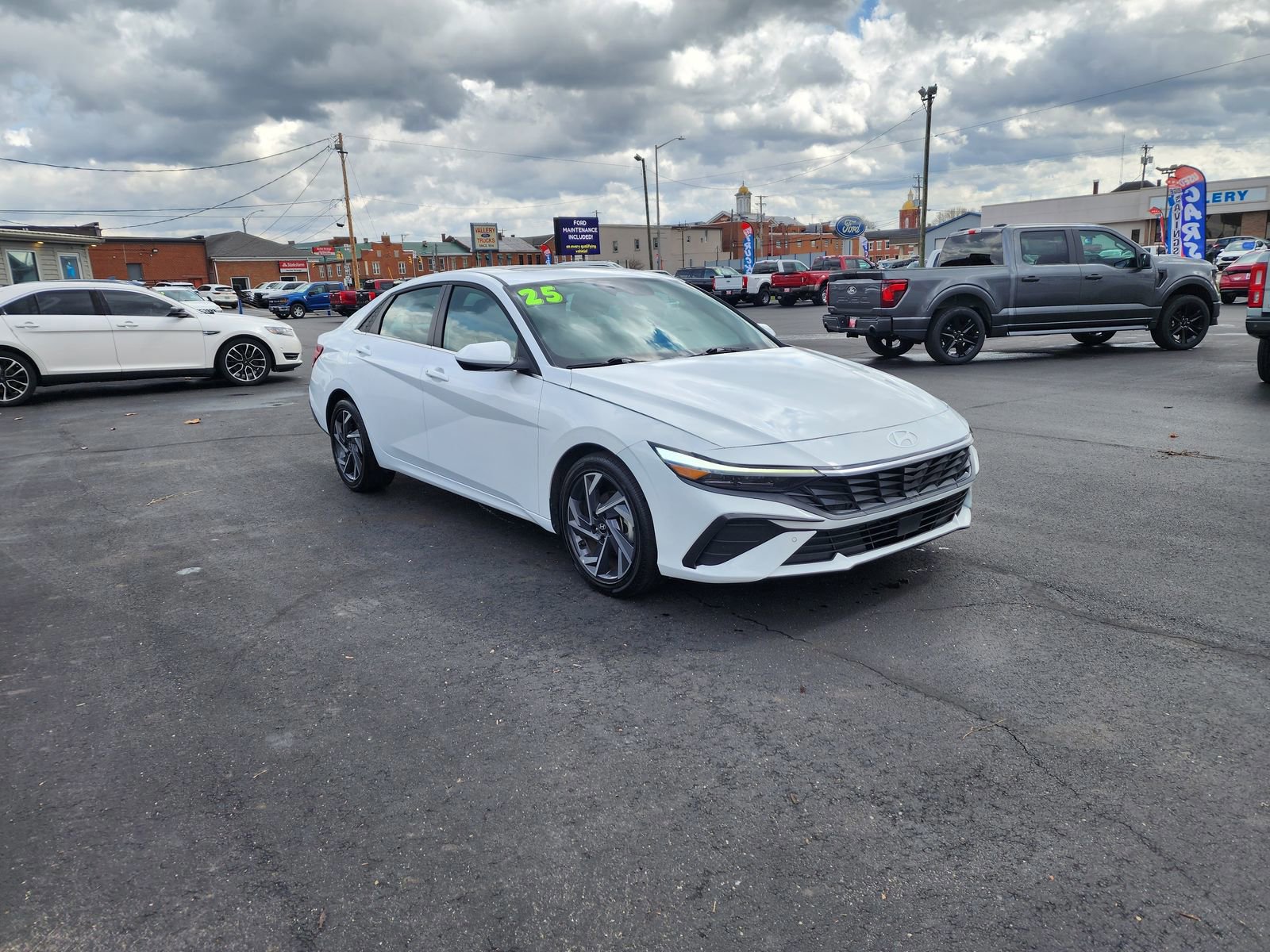 Used 2025 Hyundai Elantra SEL image 7