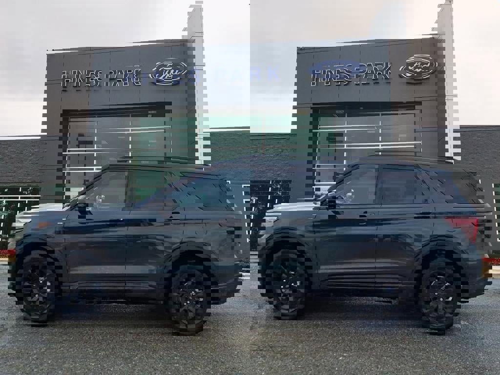 Certified 2023 Ford Explorer ST-Line w/ Class IV Trailer Tow Package image 4