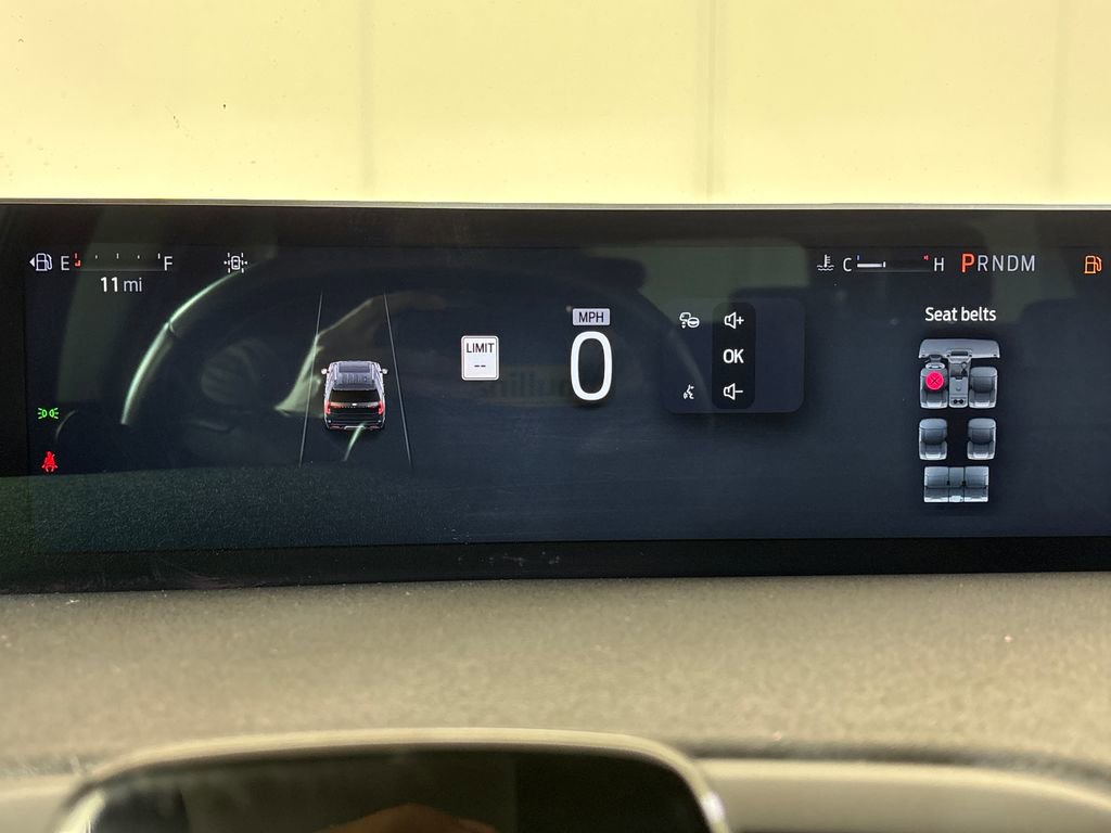 Certified 2025 Ford Expedition Platinum image 22