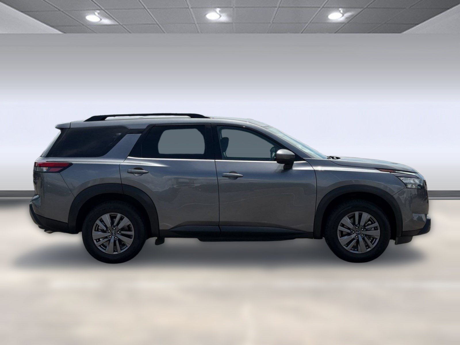Used 2025 Nissan Pathfinder SV FWD image 8