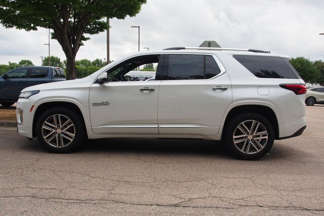 Used 2023 Chevrolet Traverse High Country FWD image 4