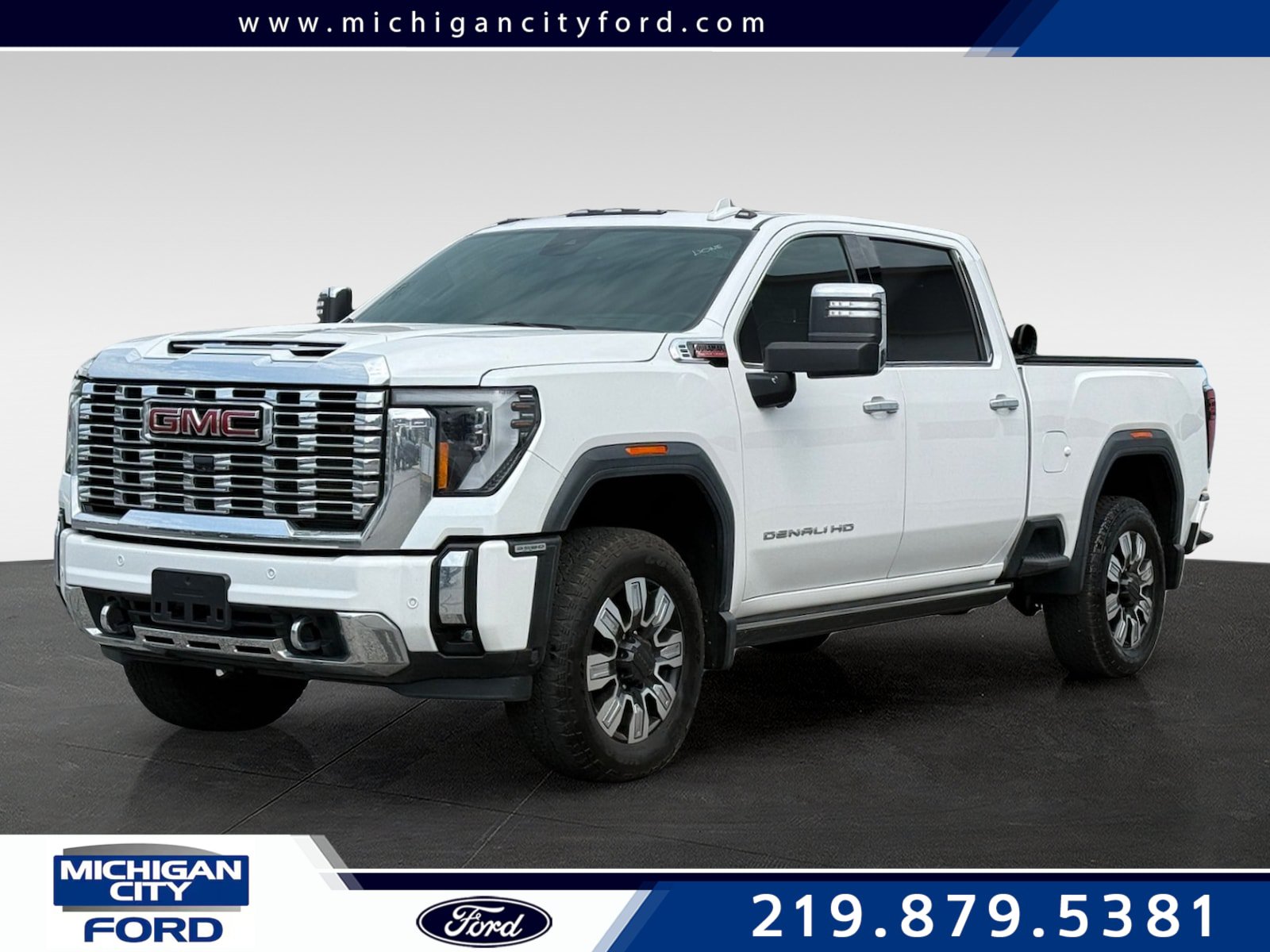Used 2024 GMC Sierra 3500 Denali w/ Denali Reserve Package AWD/4WD image 1