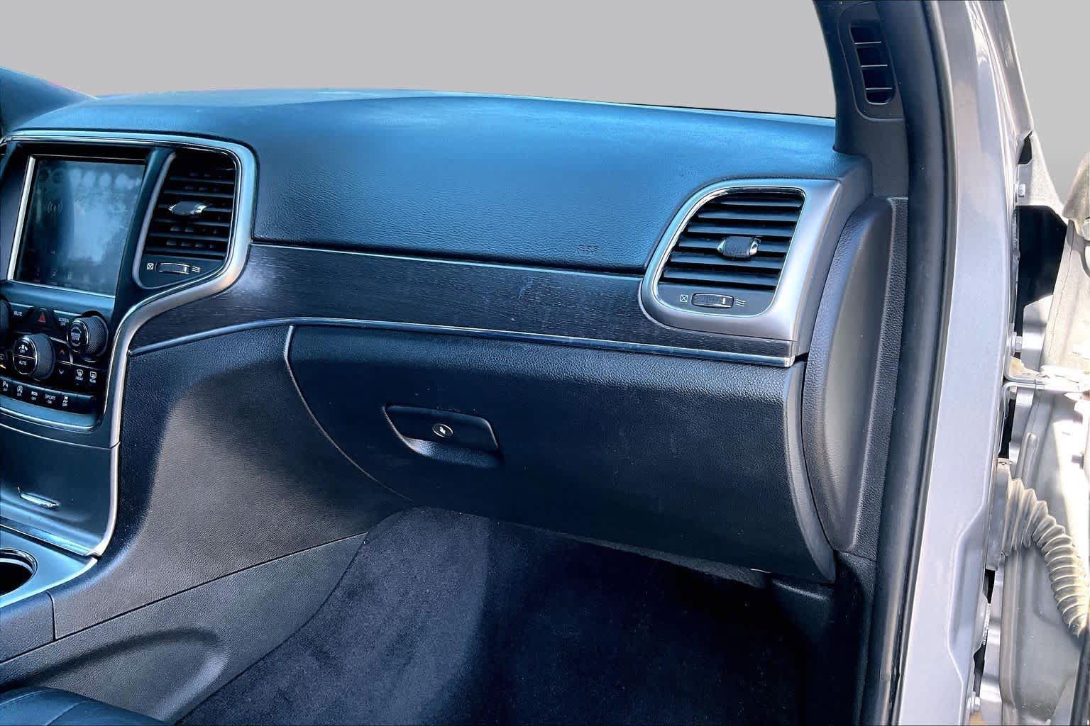 Used 2018 Jeep Grand Cherokee Limited RWD image 19