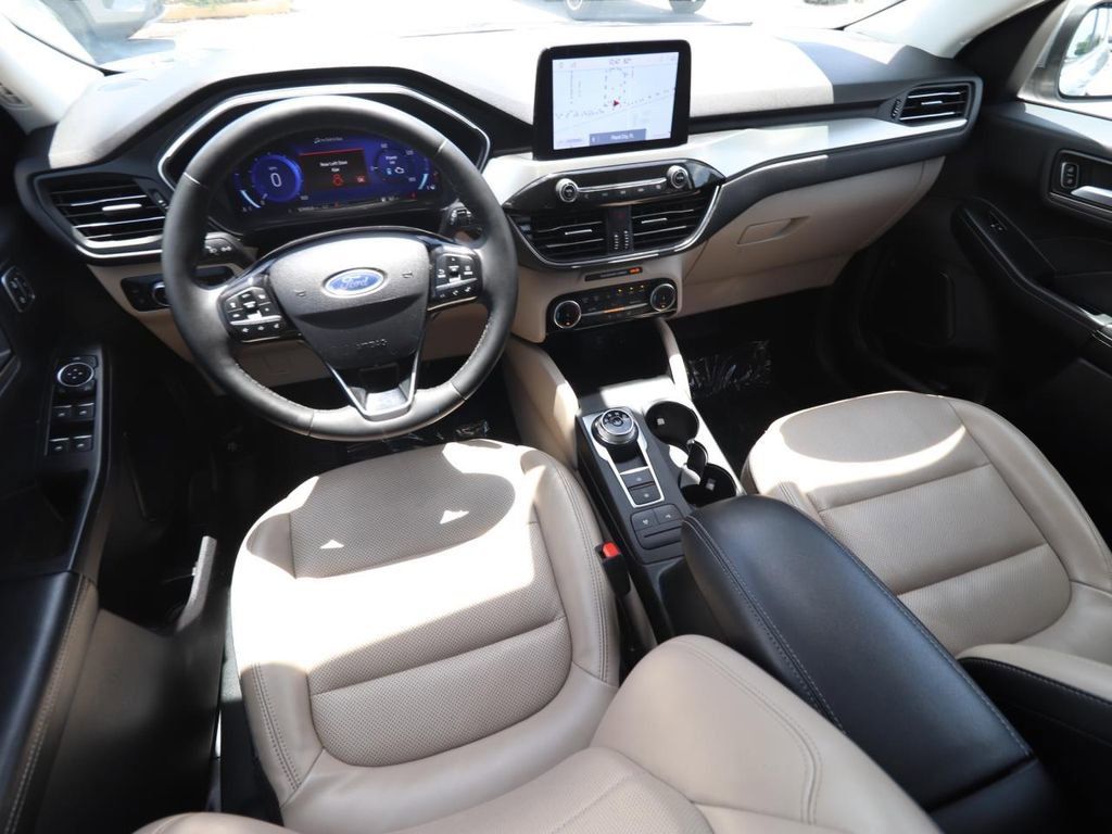 Certified 2022 Ford Escape Titanium AWD/4WD image 6