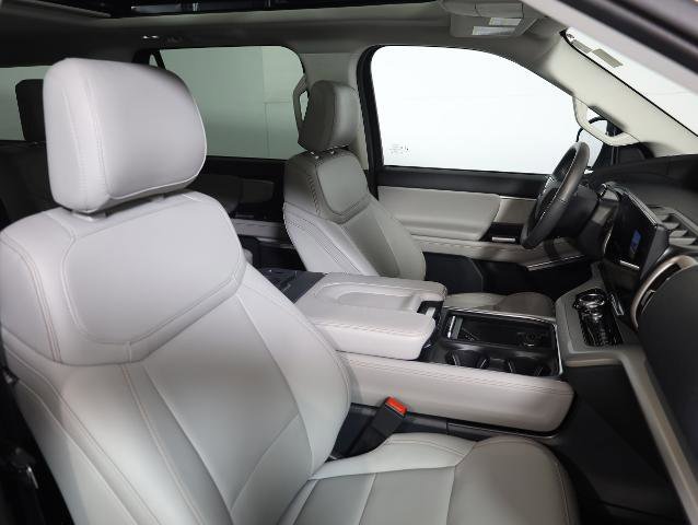 Certified 2025 Ford Expedition Active image 10