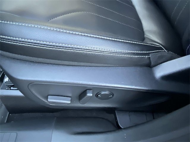 Certified 2025 Ford Escape Platinum w/ Premium Technology Package image 27