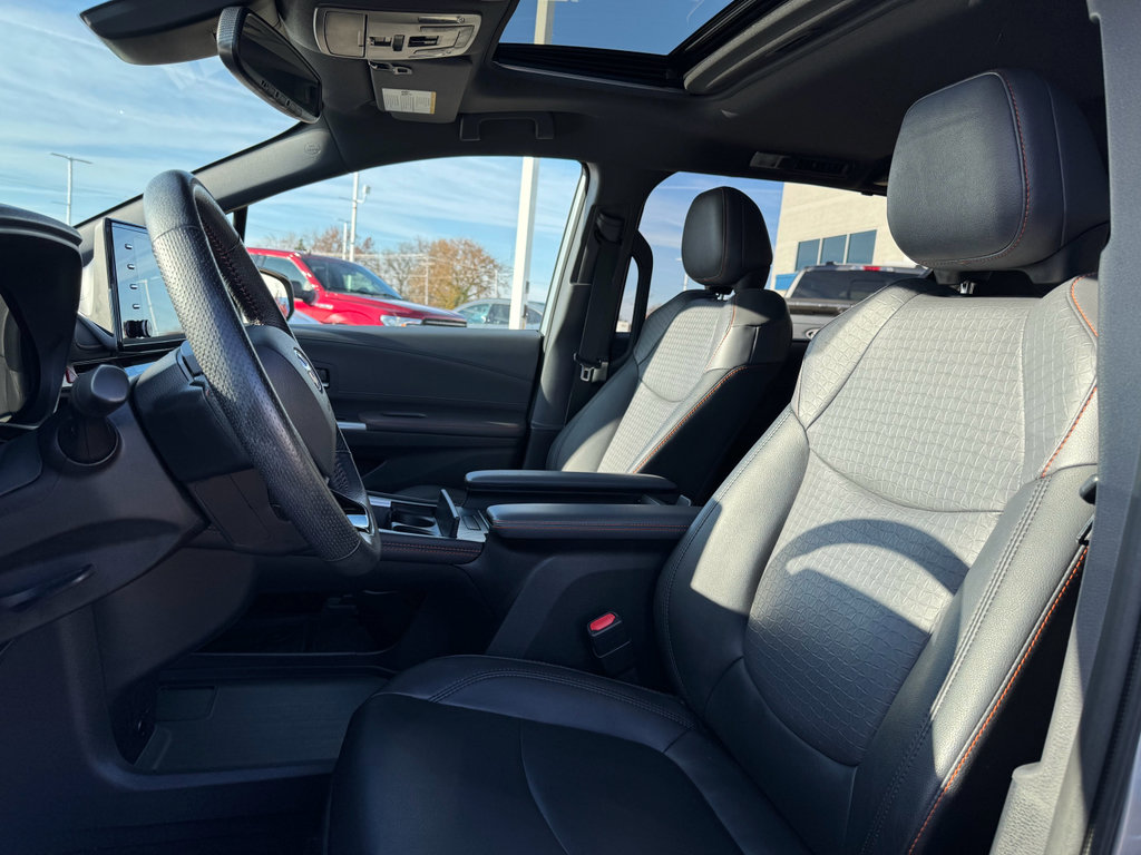 Used 2021 Toyota Sienna XSE image 32