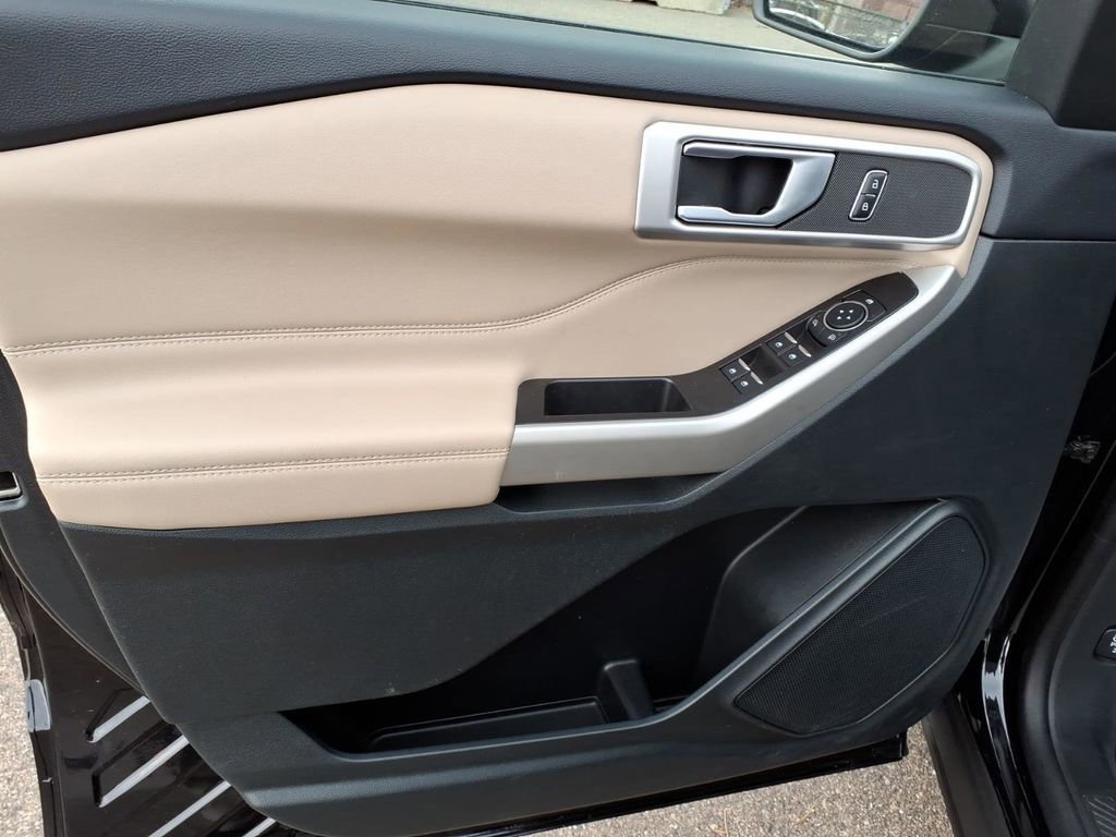 Certified 2023 Ford Explorer XLT w/ Equipment Group 202A image 14