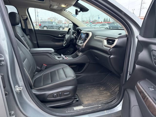 Used 2023 GMC Acadia Denali w/ Denali Ultimate Package image 12