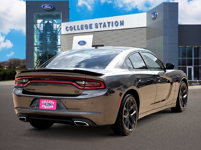 Used 2022 Dodge Charger SXT w/ Blacktop Package RWD image 7