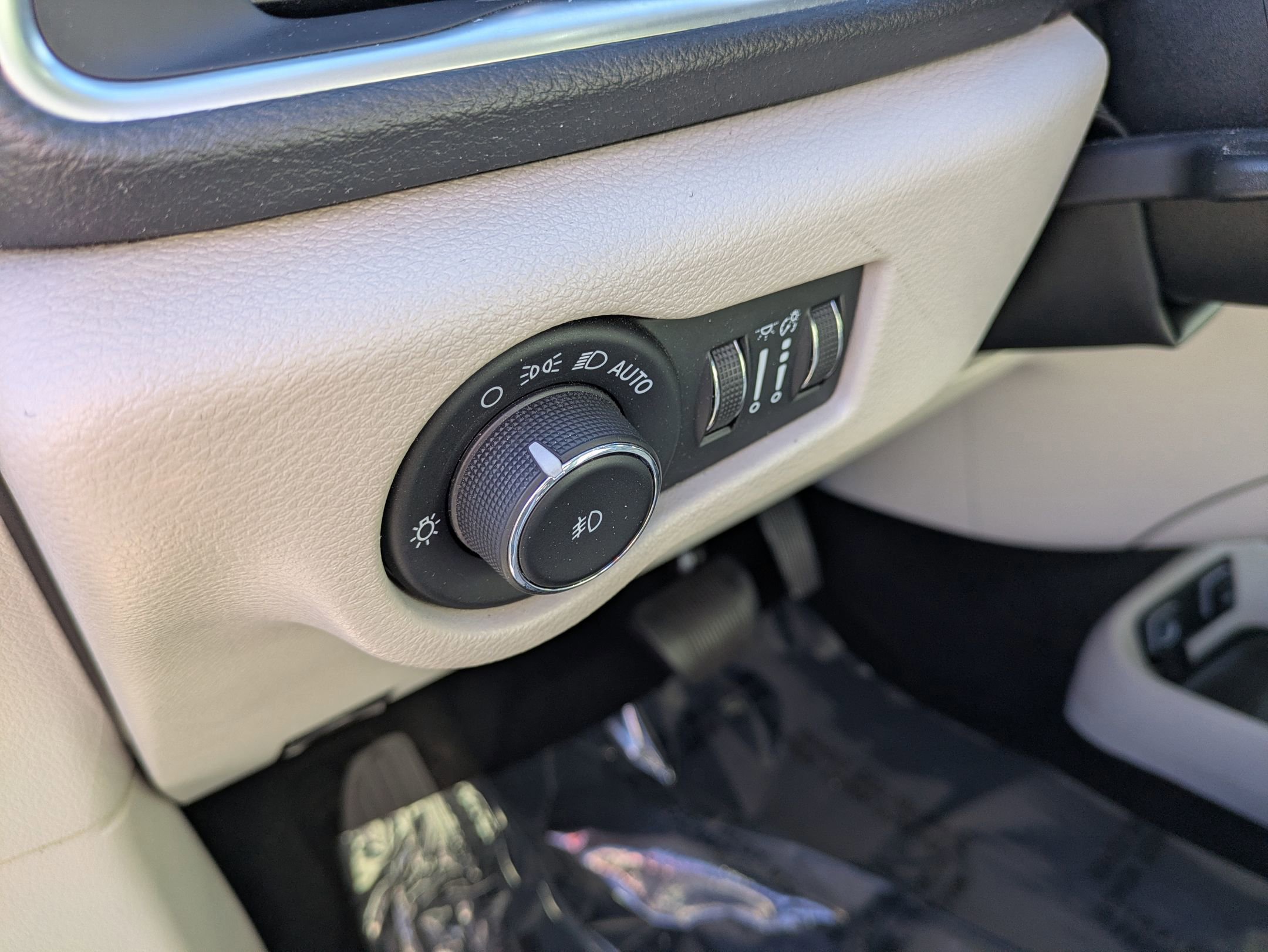 Used 2020 Chrysler Pacifica Limited image 14