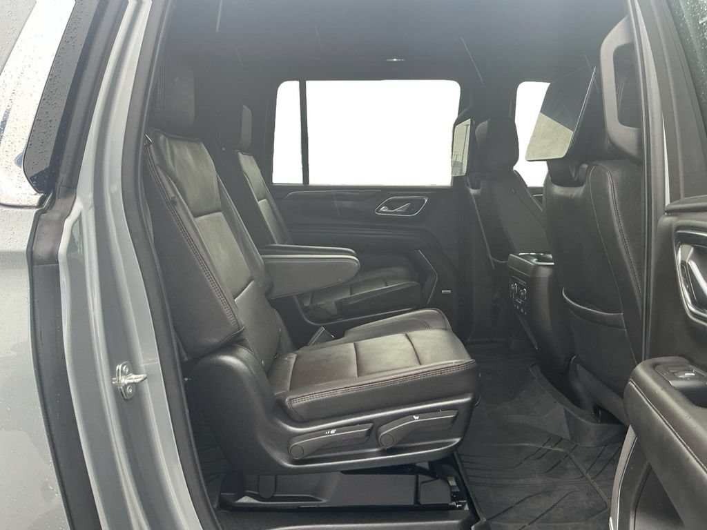 Used 2024 Chevrolet Suburban High Country w/ Advanced Technology Package AWD/4WD image 23