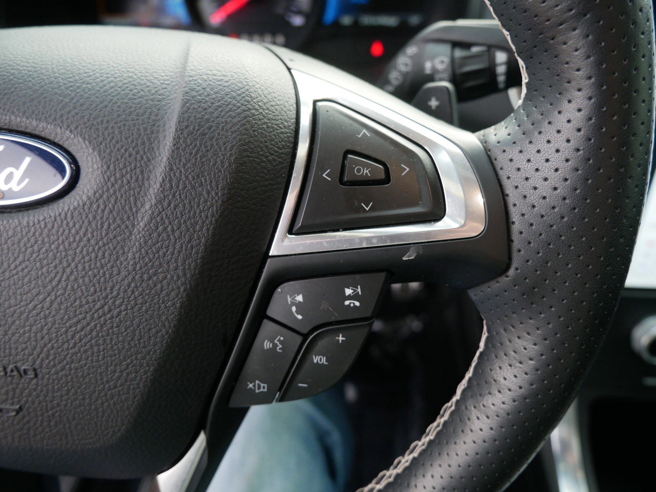 Certified 2022 Ford Edge ST w/ Equipment Group 401A image 28