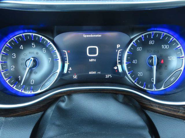 Used 2023 Chrysler Pacifica Limited image 33