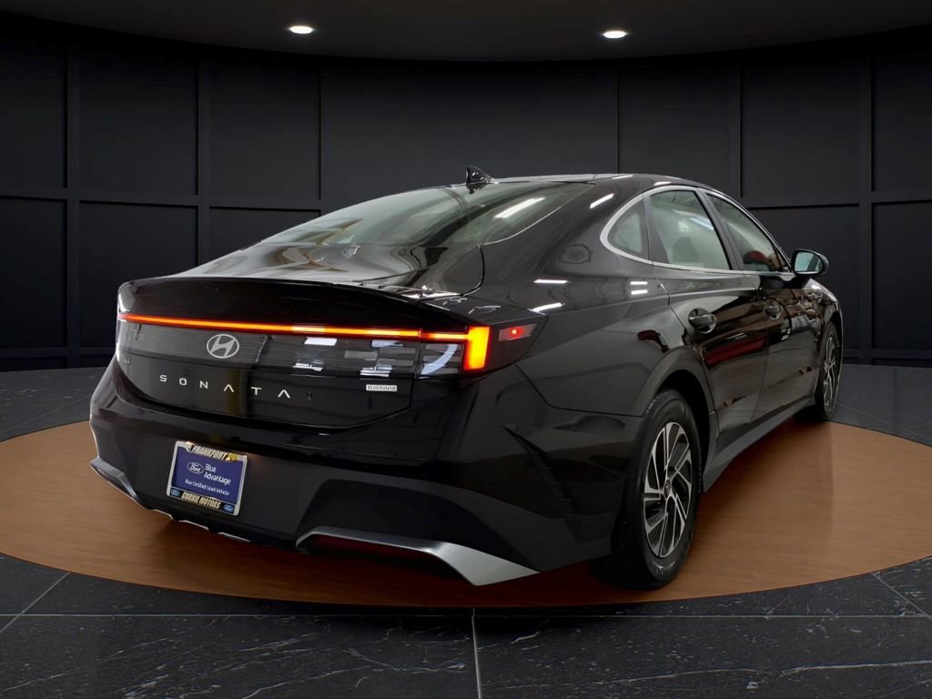Used 2026 Hyundai Sonata Blue FWD image 4