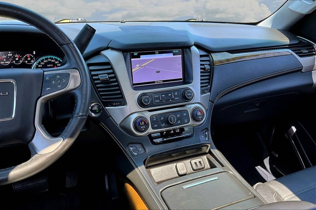 Used 2017 GMC Yukon Denali w/ Open Road Package AWD/4WD image 11