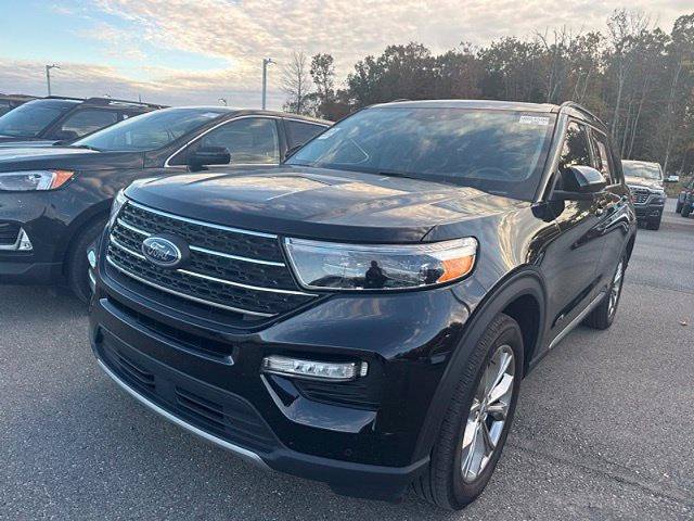 Certified 2023 Ford Explorer XLT w/ Equipment Group 202A AWD/4WD image 3