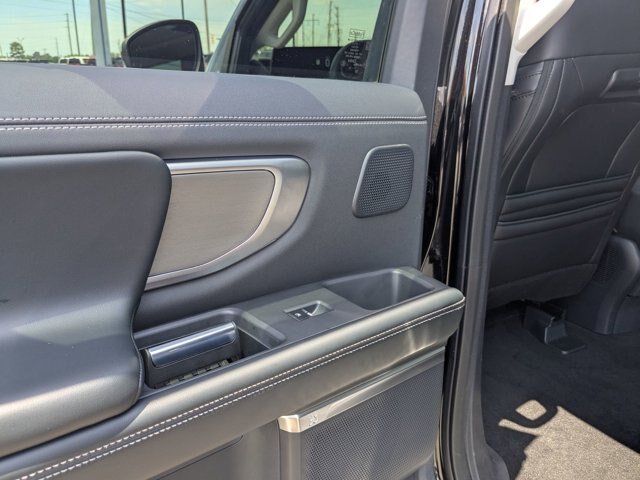 Certified 2025 Ford Expedition Max Platinum w/ Driver's Package AWD/4WD image 28