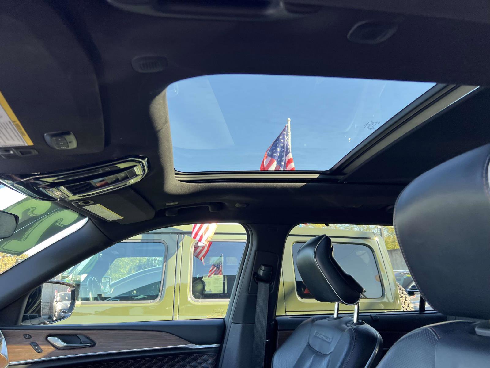 Used 2023 Jeep Grand Cherokee L Summit w/ High Altitude Package image 28