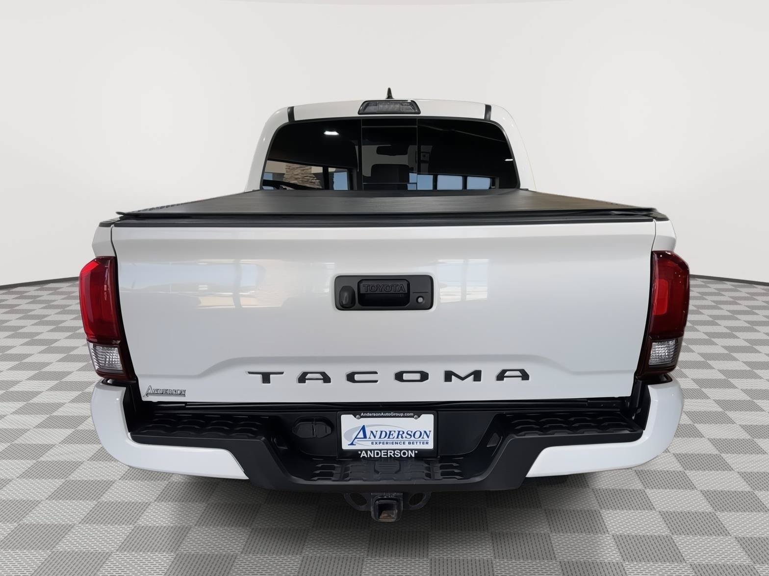 Used 2019 Toyota Tacoma TRD Sport AWD/4WD image 8
