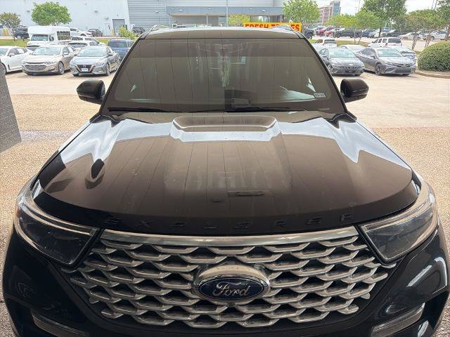 Certified 2020 Ford Explorer Platinum w/ Premium Technology Package AWD/4WD image 3