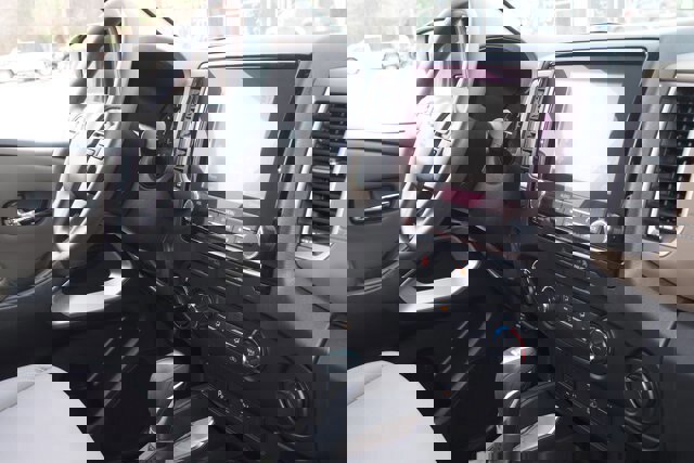 Used 2022 Nissan Frontier SV w/ Technology Package image 11