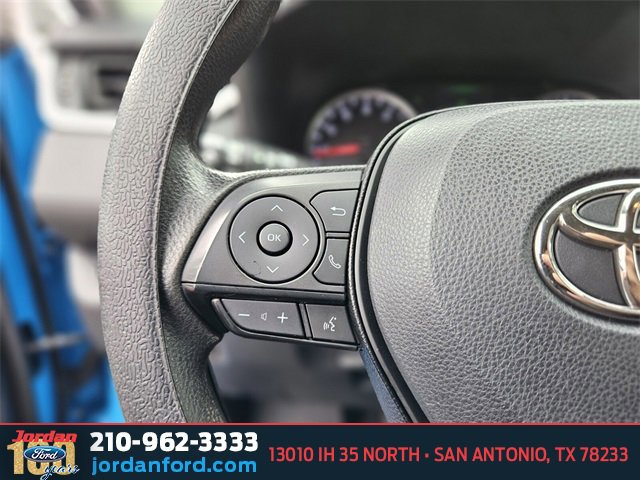 Used 2021 Toyota RAV4 XLE image 27