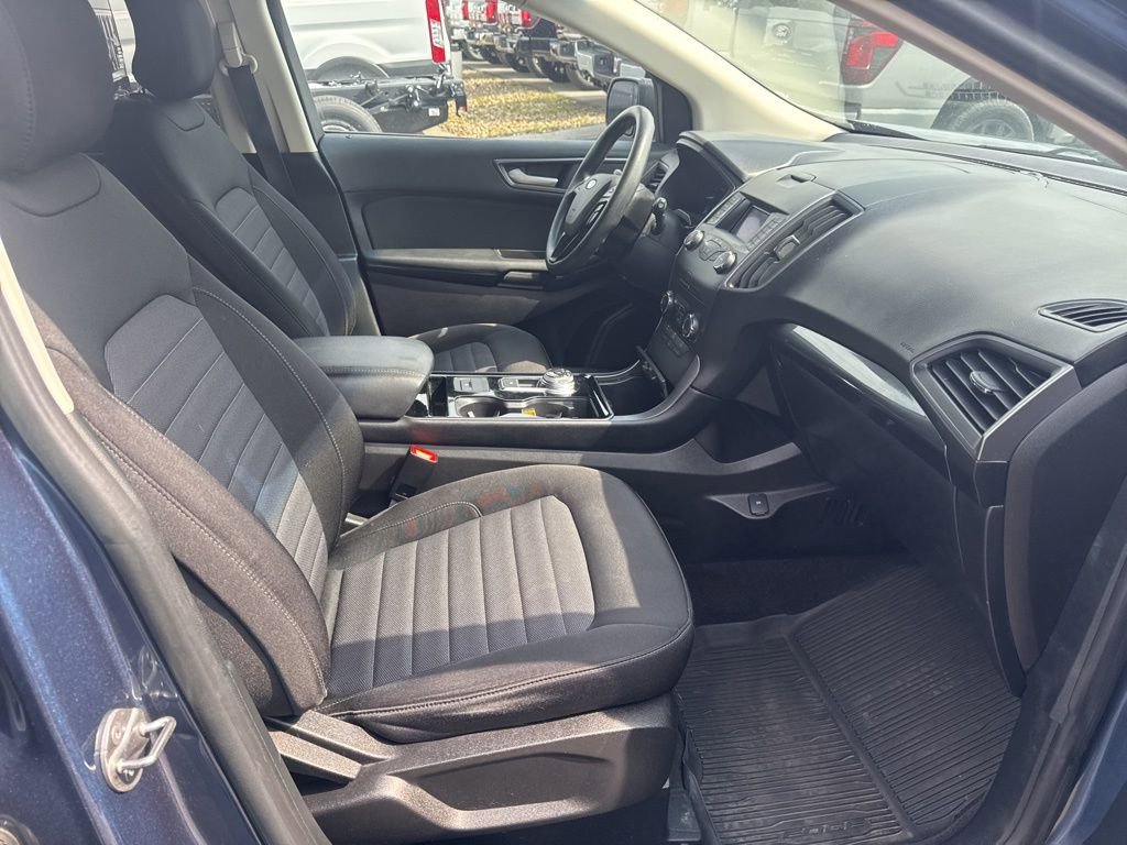 Certified 2019 Ford Edge SE FWD image 28