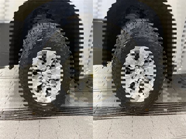 Used 2021 Chevrolet Silverado 1500 LT w/ Convenience Package II image 10