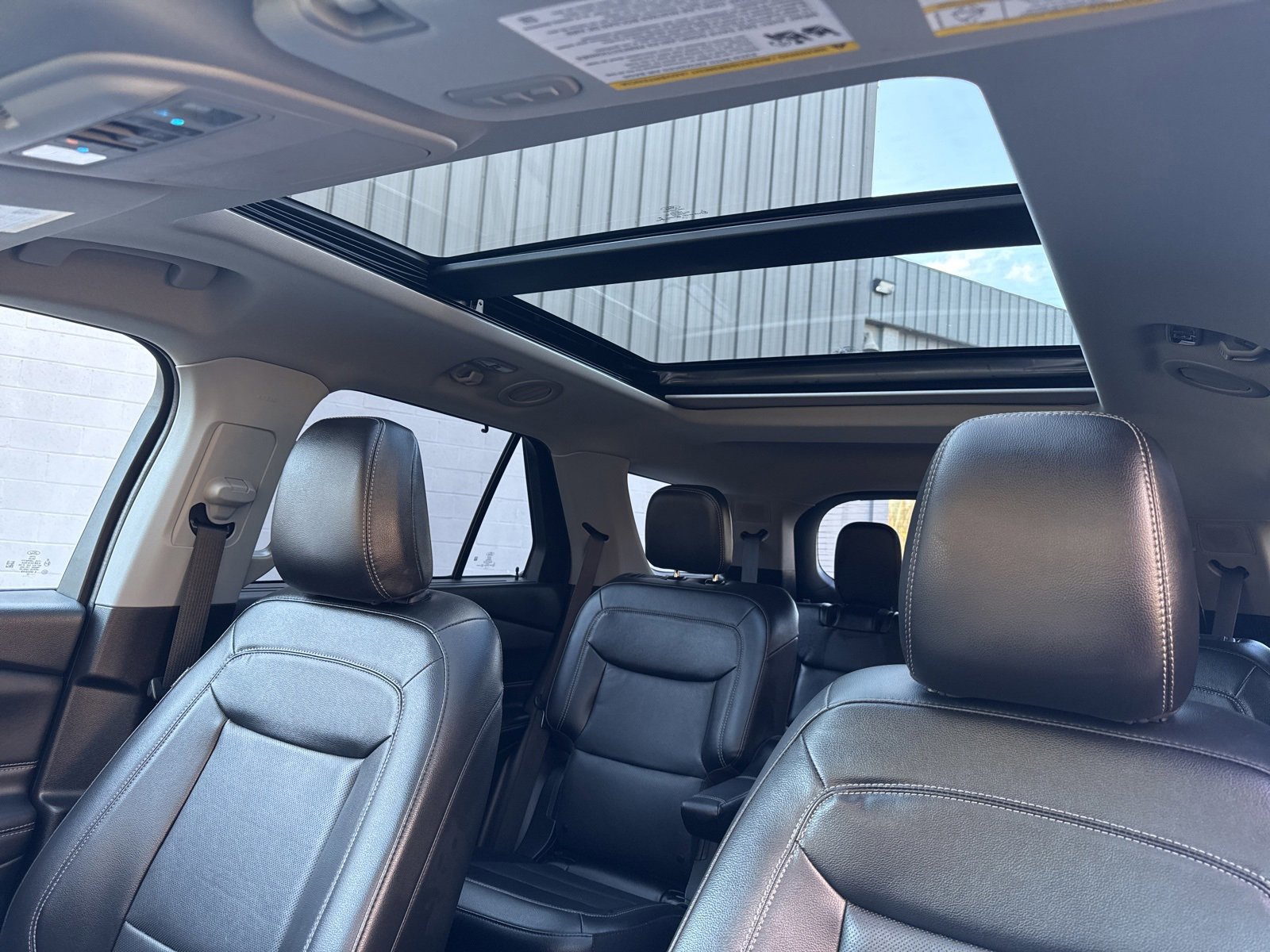 Certified 2022 Ford Explorer Limited w/ Equipment Group 301A image 17