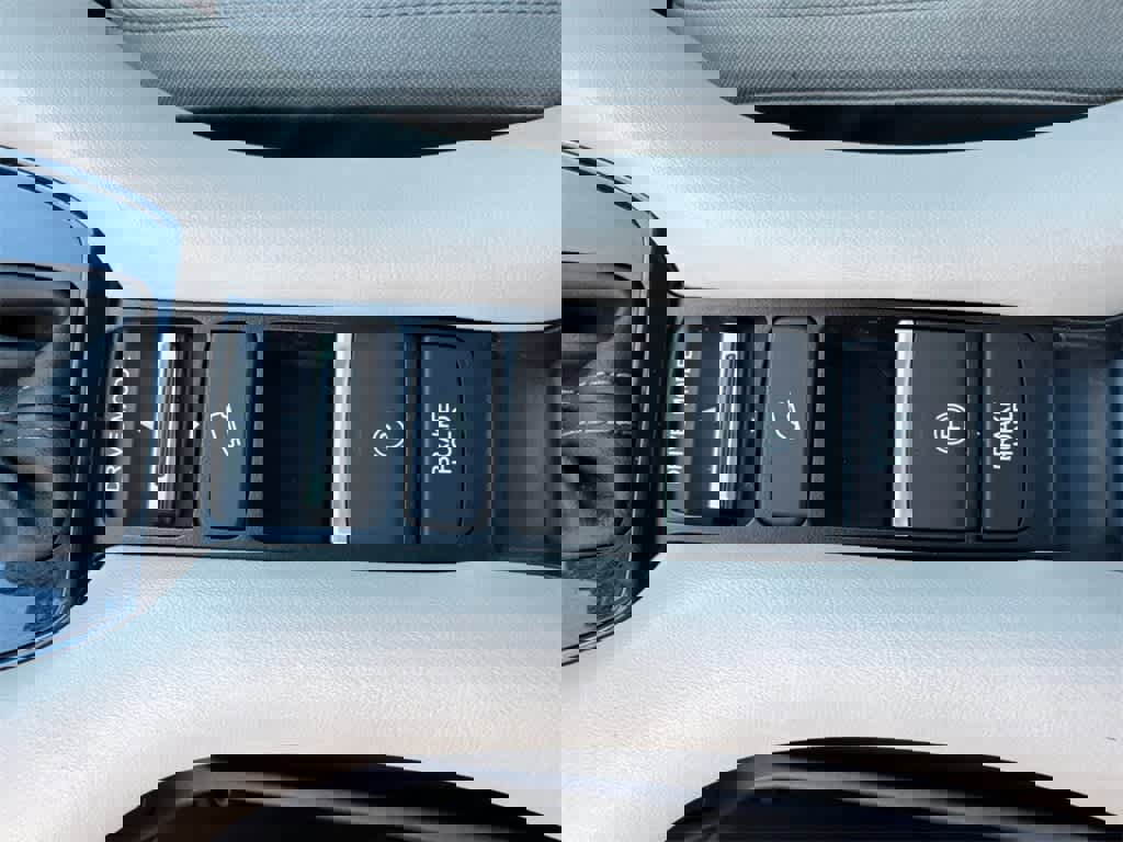 Used 2024 Honda HR-V LX image 32