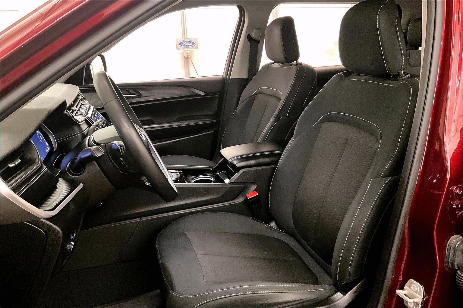 Used 2023 Jeep Grand Cherokee L Laredo image 24