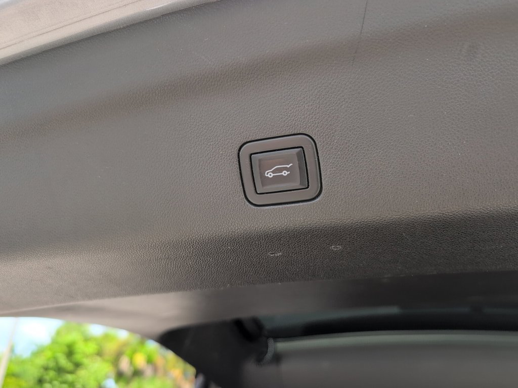 Used 2023 Chevrolet Tahoe LT RWD image 14