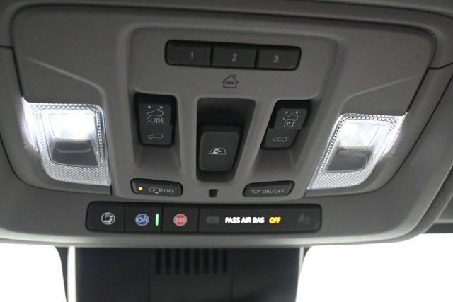 Used 2023 GMC Sierra 1500 SLT w/ SLT Premium Package AWD/4WD image 17
