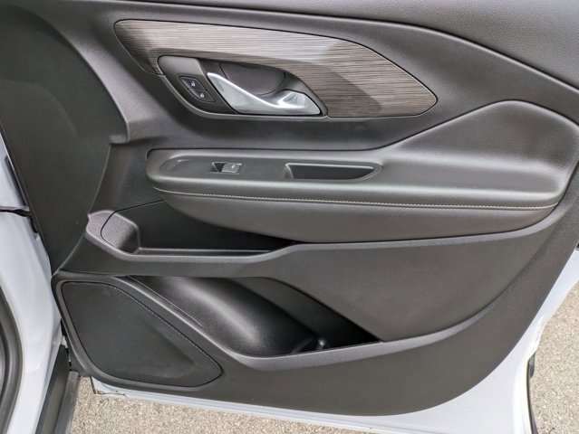 Used 2023 GMC Terrain SLT FWD image 31