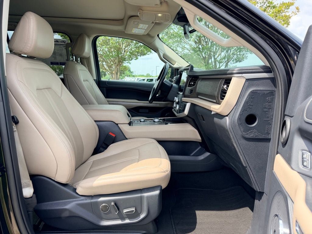 Certified 2024 Ford Expedition Limited AWD/4WD image 11