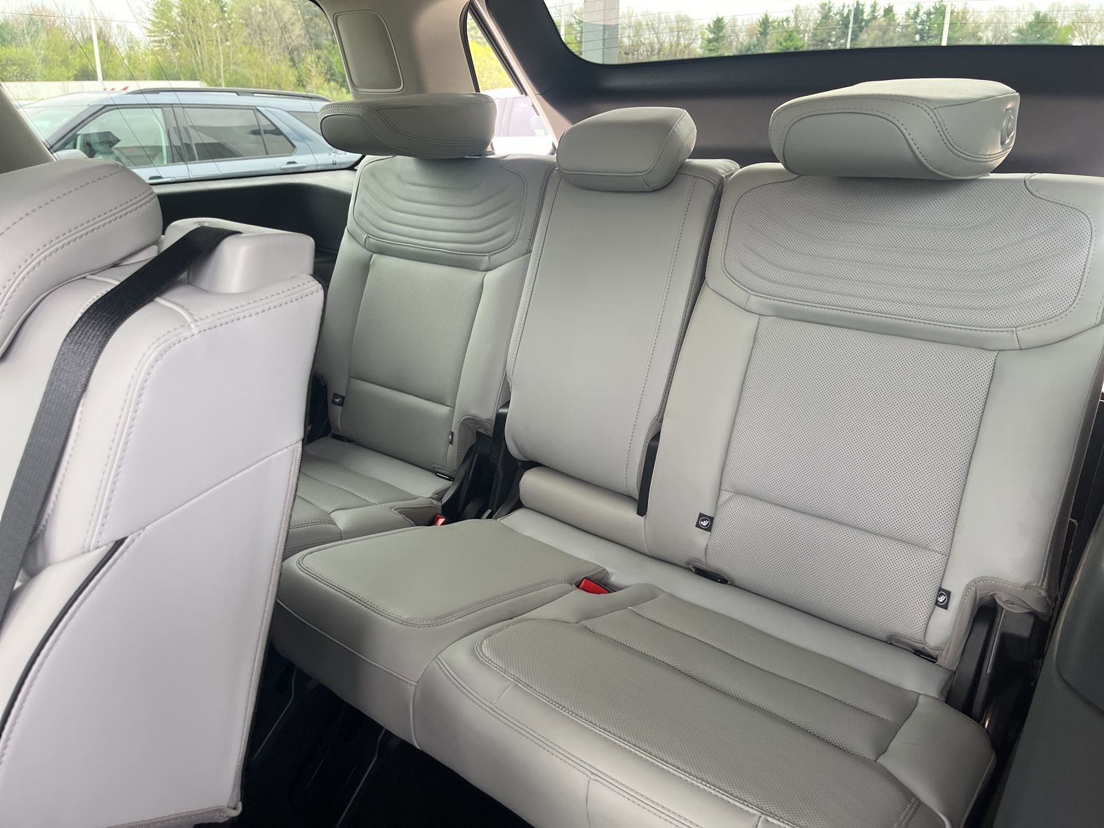 Certified 2025 Ford Expedition Platinum w/ Platinum Ultimate Package AWD/4WD image 13