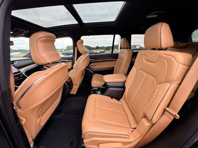 Used 2023 Jeep Grand Cherokee L Summit w/ Advanced Protech Group IV AWD/4WD image 23