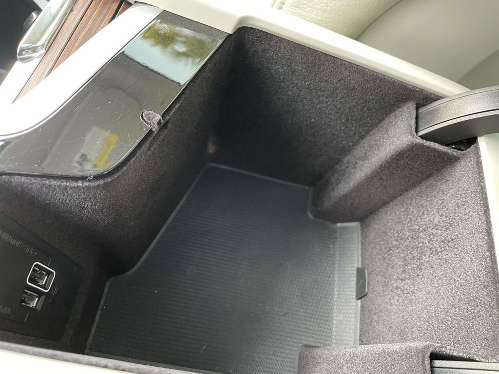 Used 2021 Volvo S60 T5 Momentum w/ Advanced Package image 28