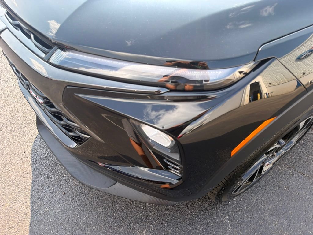 Used 2024 Chevrolet TrailBlazer RS w/ Driver Confidence Package AWD/4WD image 16