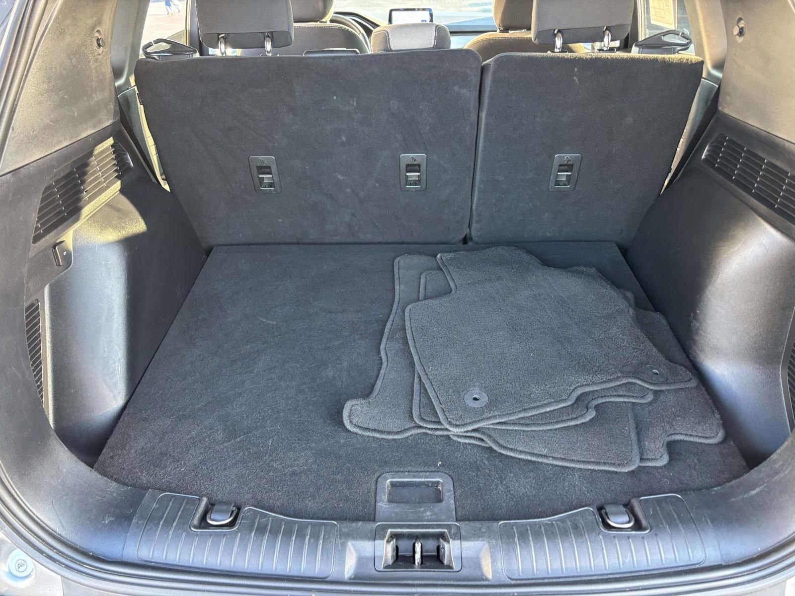 Certified 2022 Ford Escape SE w/ SE Sport Appearance Package image 11