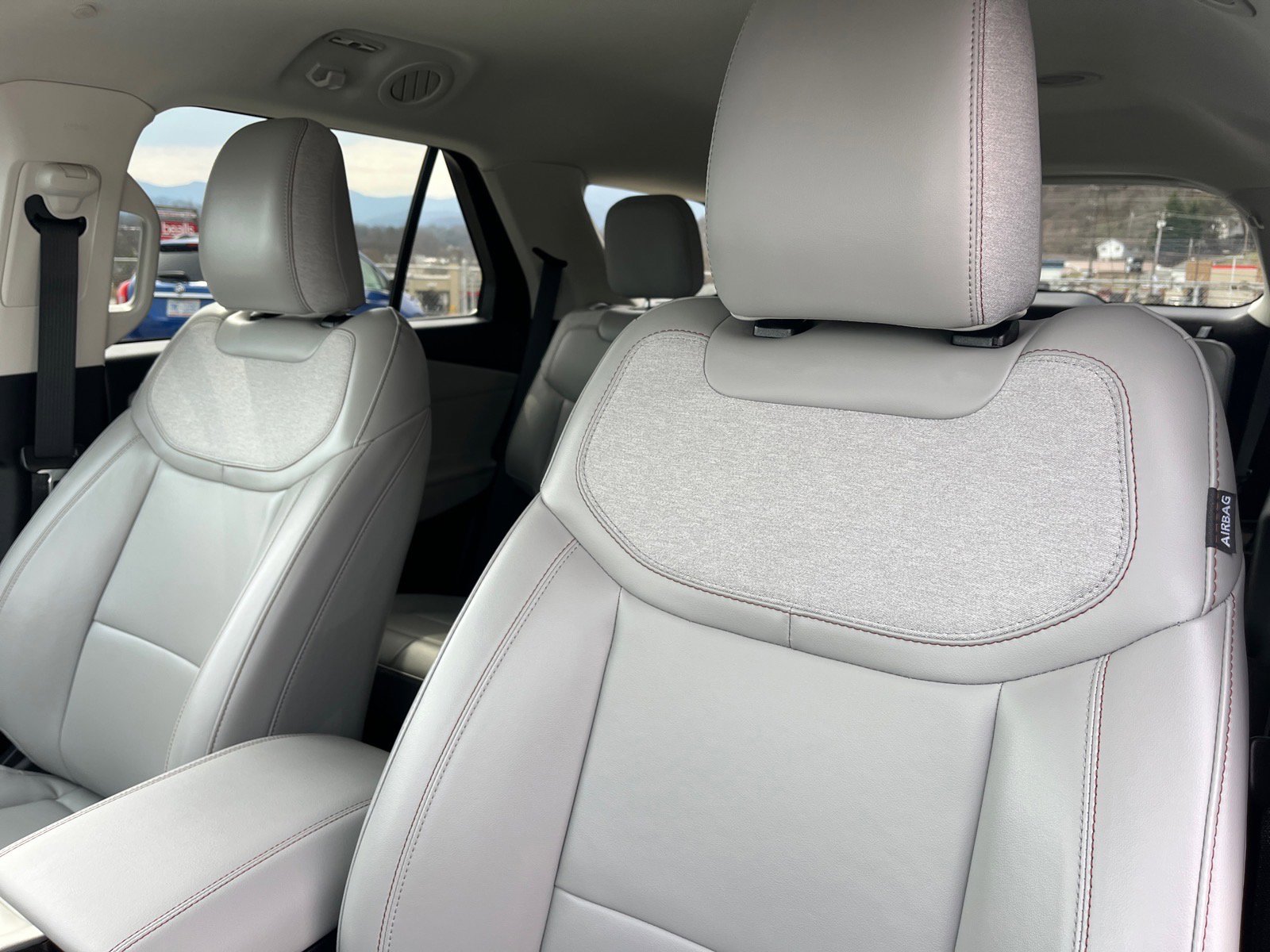 Certified 2025 Ford Explorer Active w/ Active Comfort Package image 8