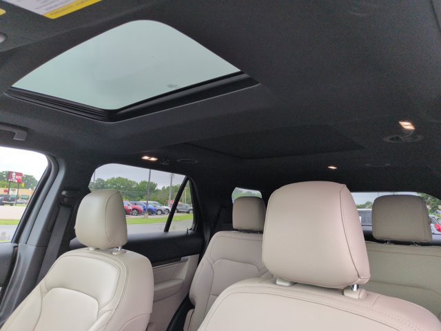Certified 2019 Ford Explorer Limited w/ Ford Safe & Smart Package AWD/4WD image 29