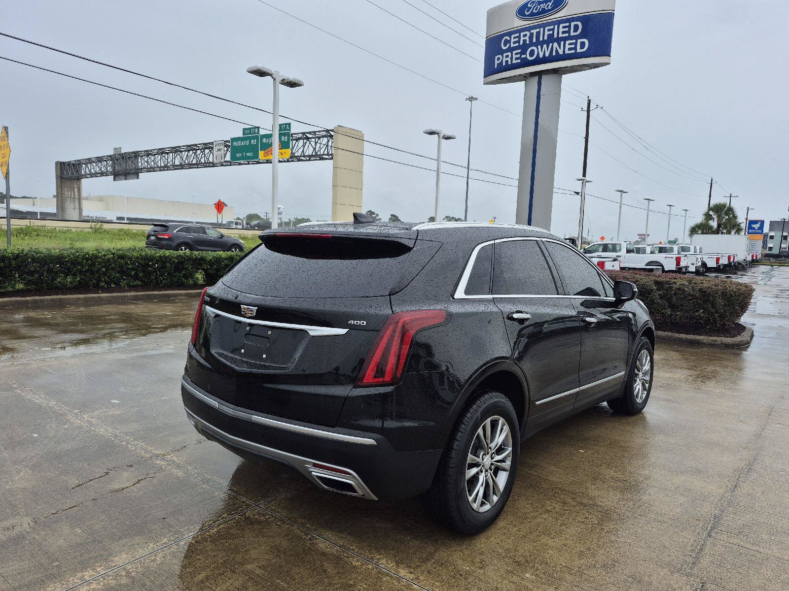 Used 2021 Cadillac XT5 Premium Luxury w/ LPO, Floor Liner Package FWD image 13