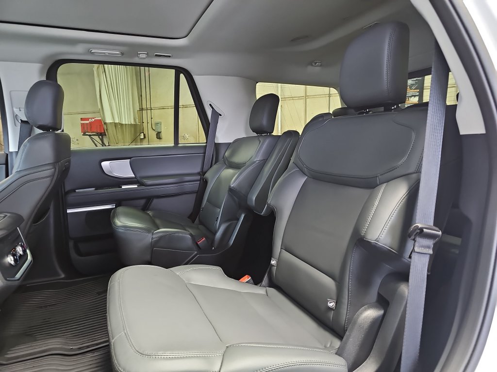 Certified 2026 Ford Expedition Active AWD/4WD image 13